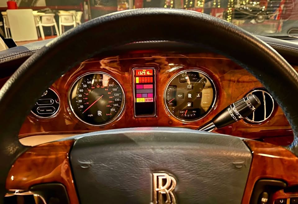 ROLLS-ROYCE SILVER SERAPH