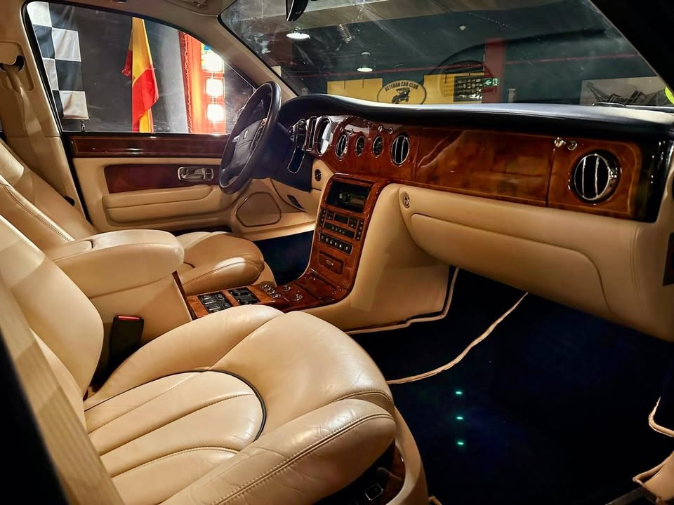 ROLLS-ROYCE SILVER SERAPH