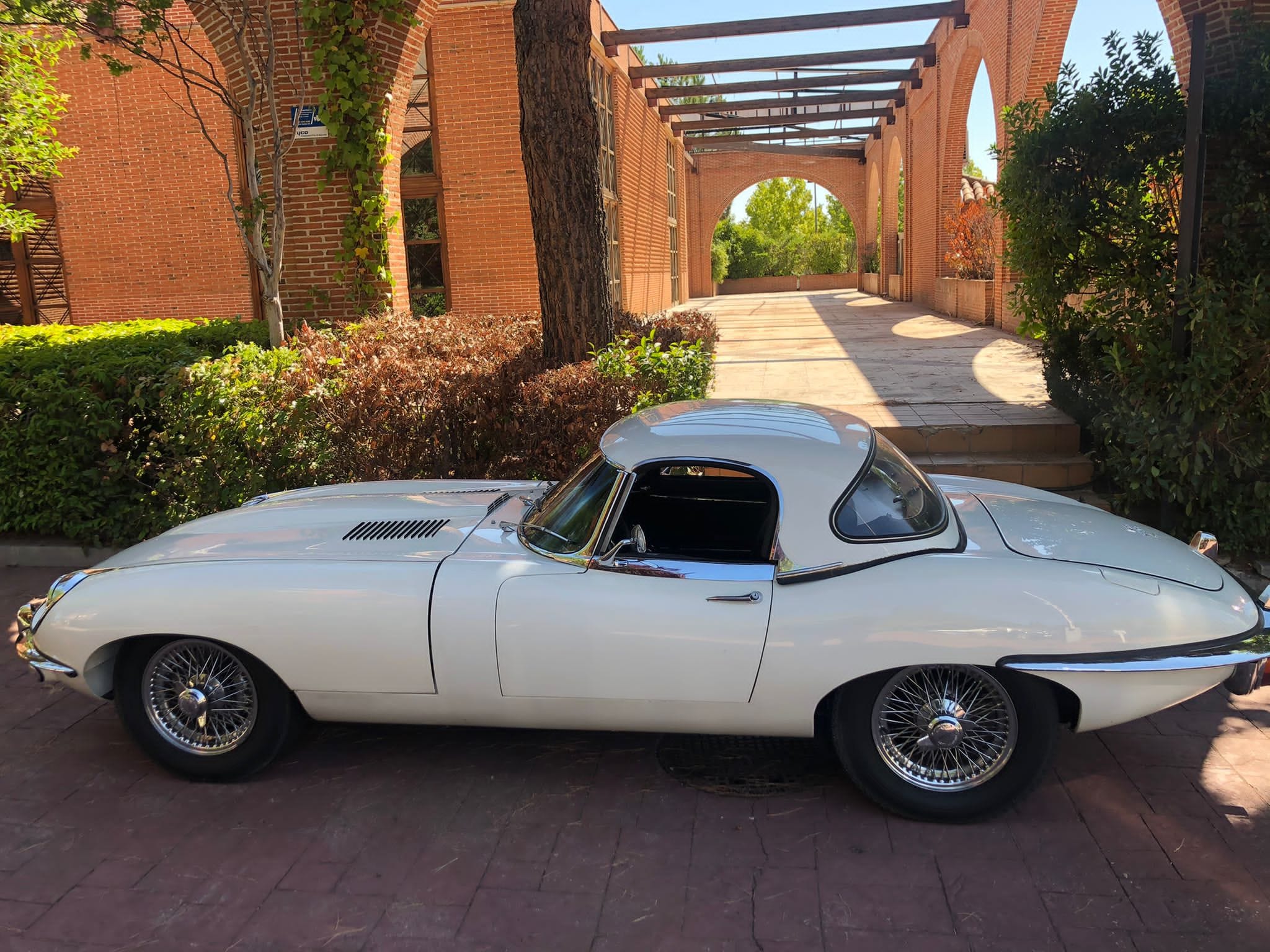JAGUAR E TYPE 4.2