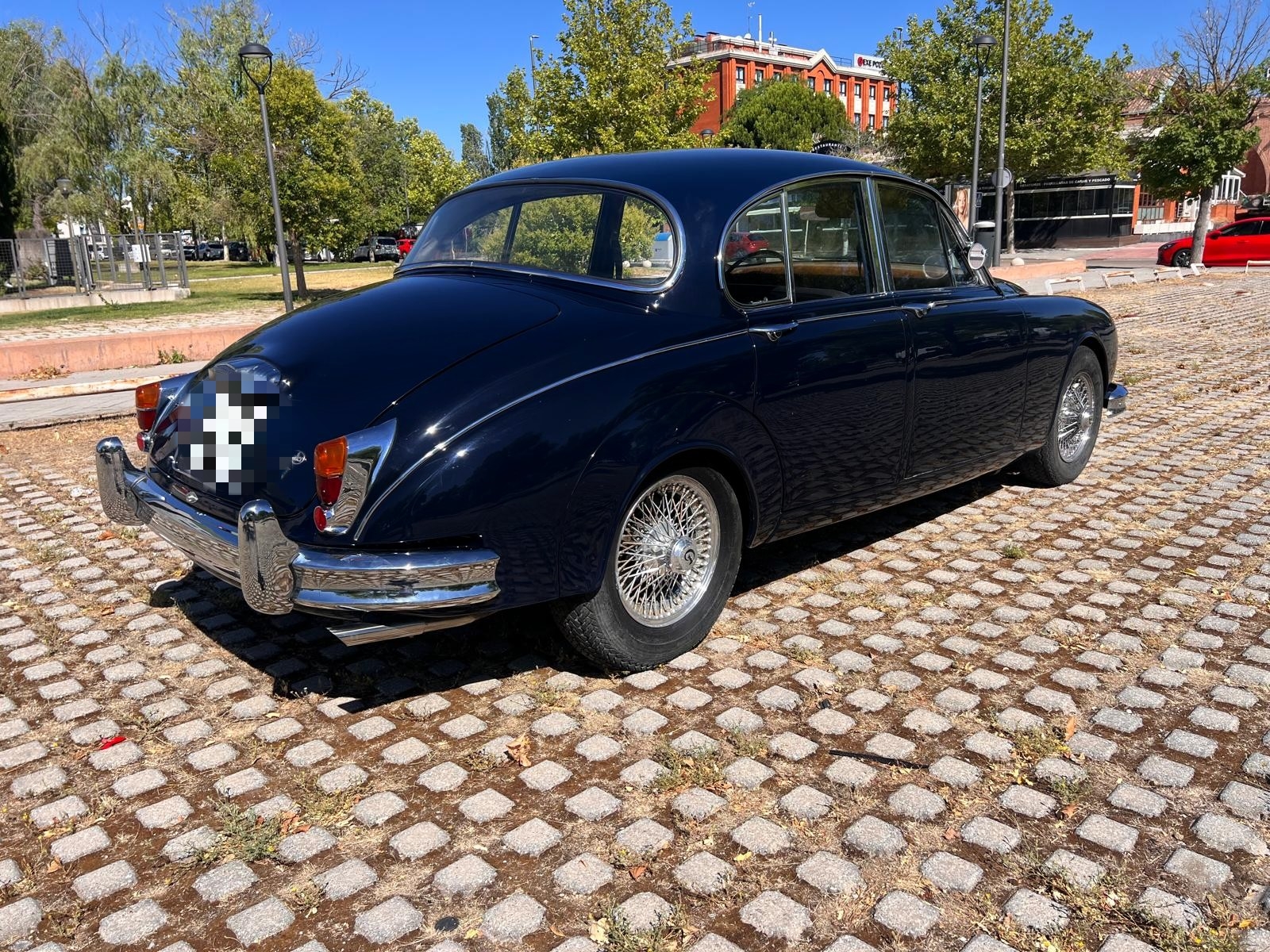 DAIMLER V8 2.5 SALOON