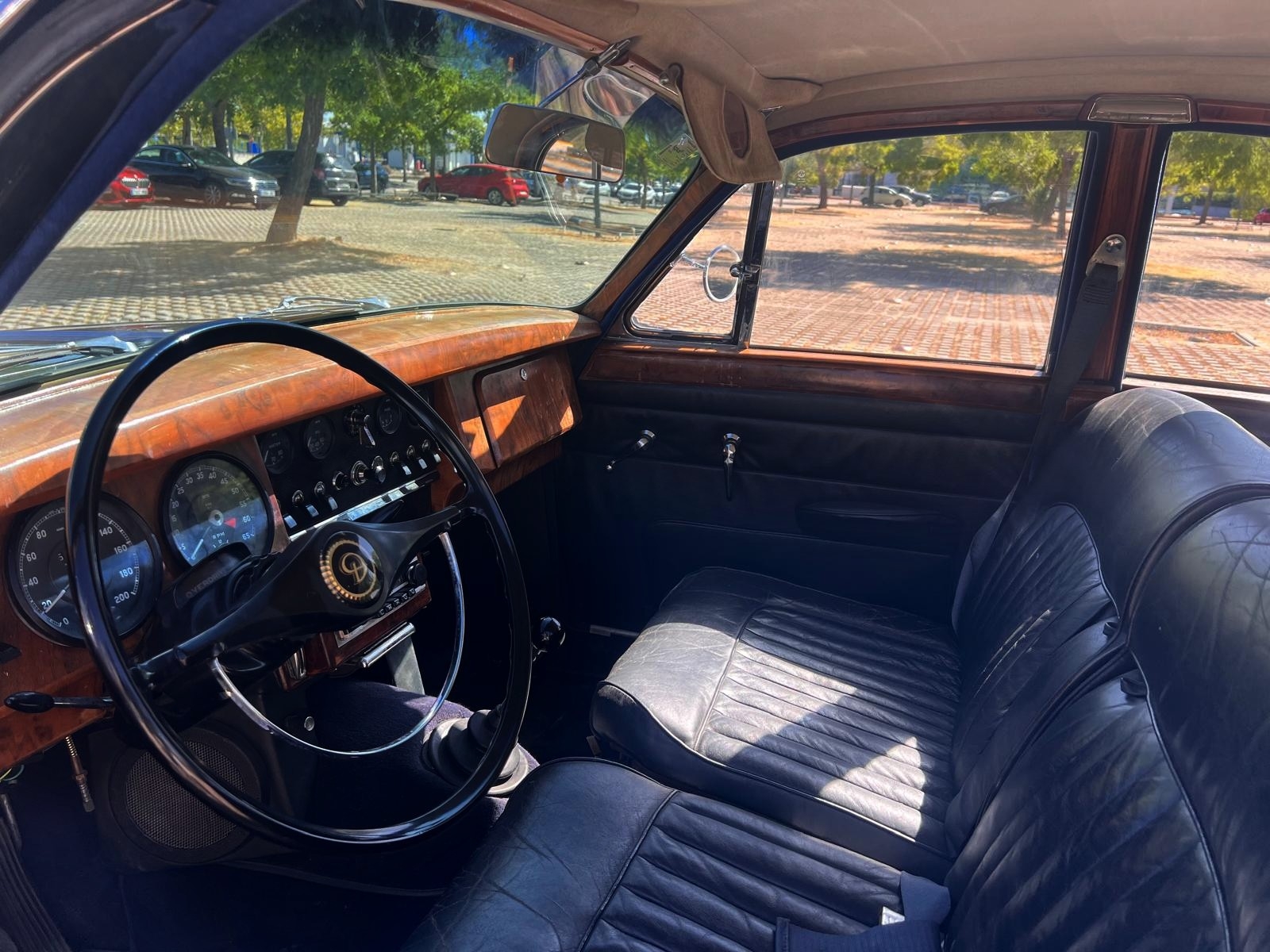 DAIMLER V8 2.5 SALOON