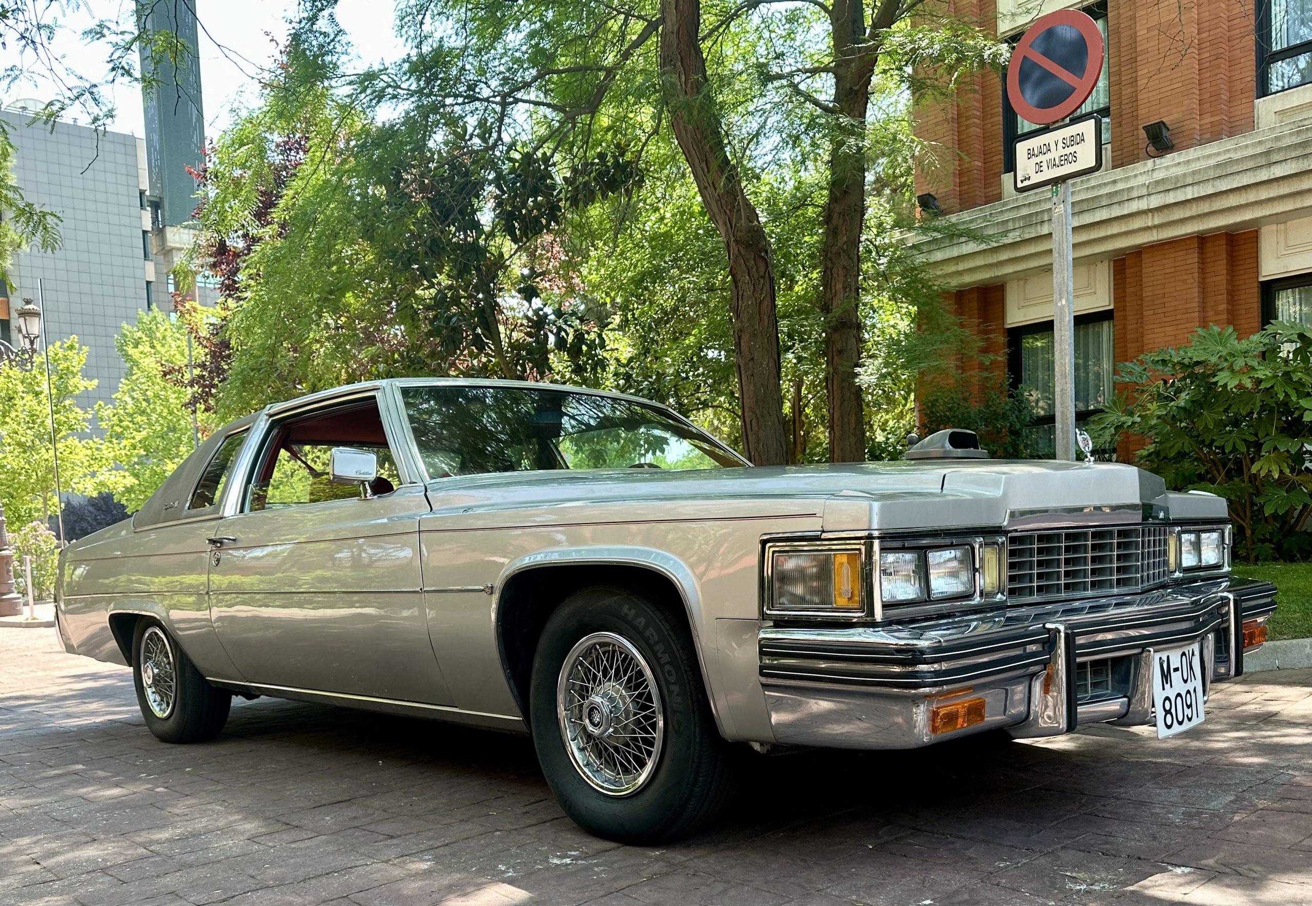 CADILLAC DEVILLE