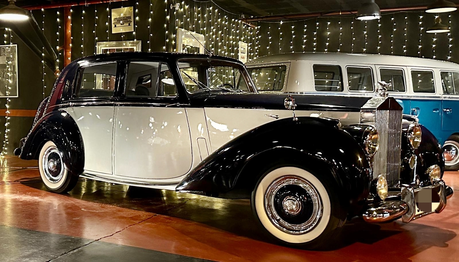 ROLLS-ROYCE SILVER DAWN