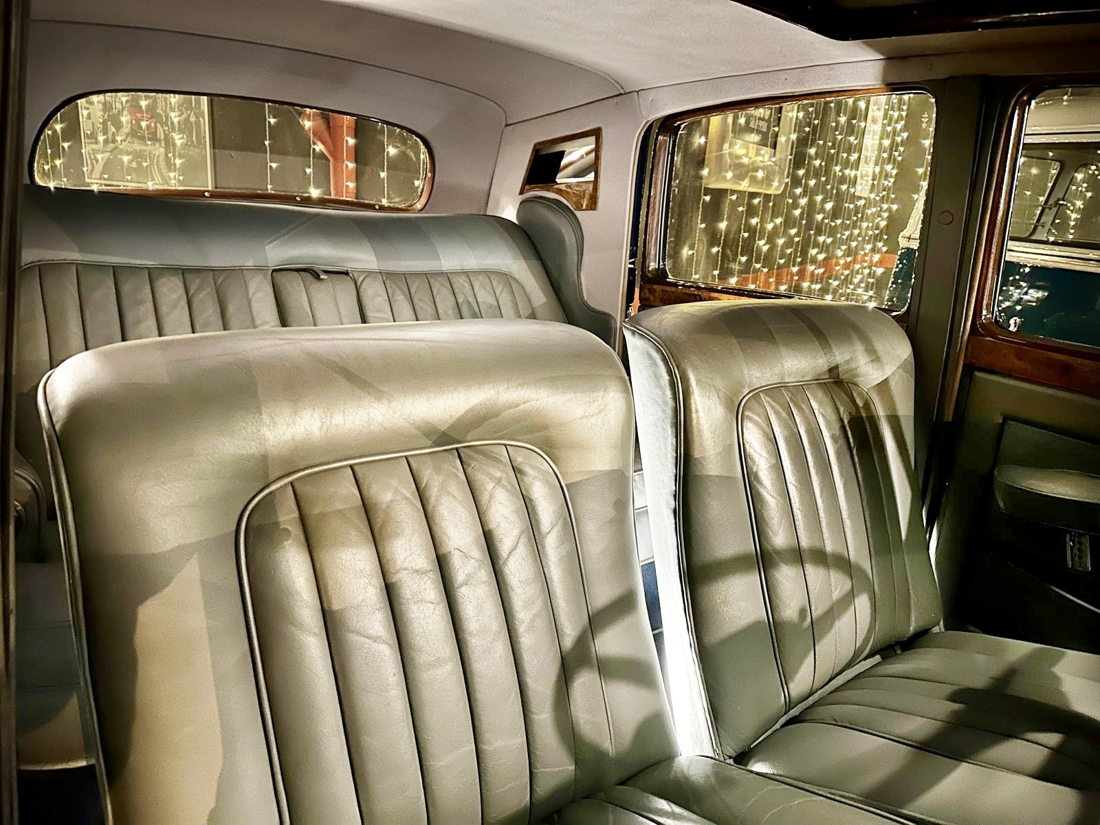 ROLLS-ROYCE SILVER DAWN