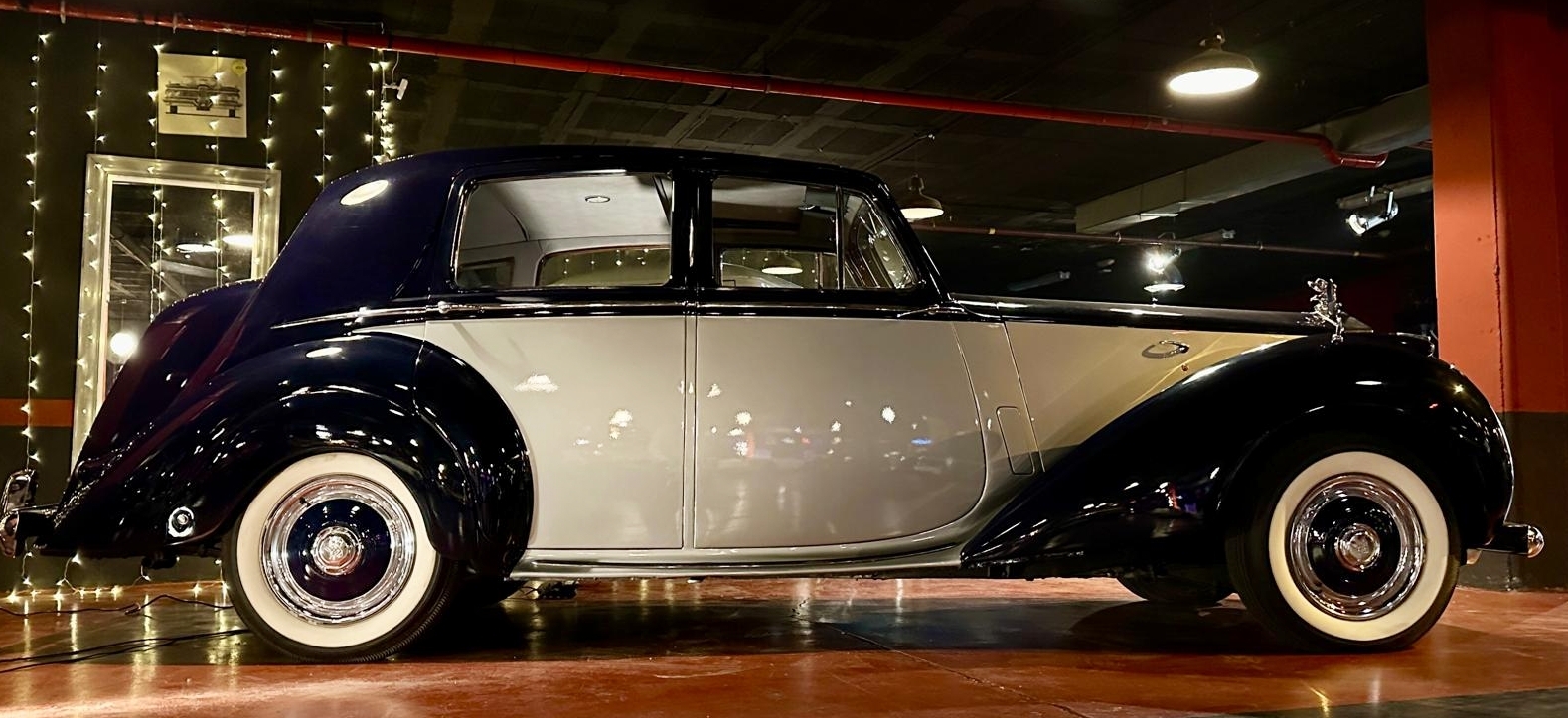 ROLLS-ROYCE SILVER DAWN