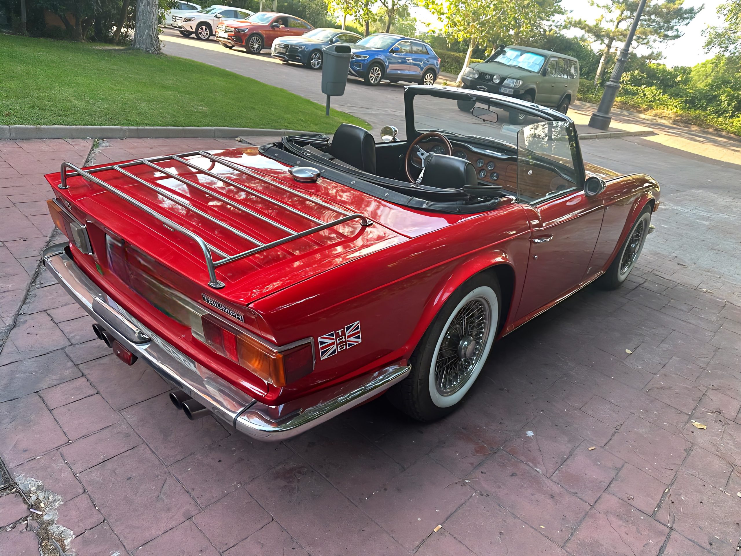 TRIUMPH TR6