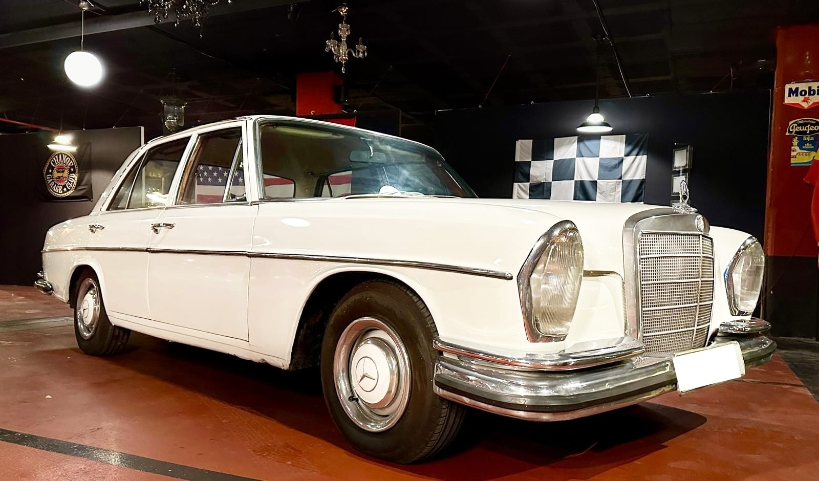 MERCEDES BENZ 250S
