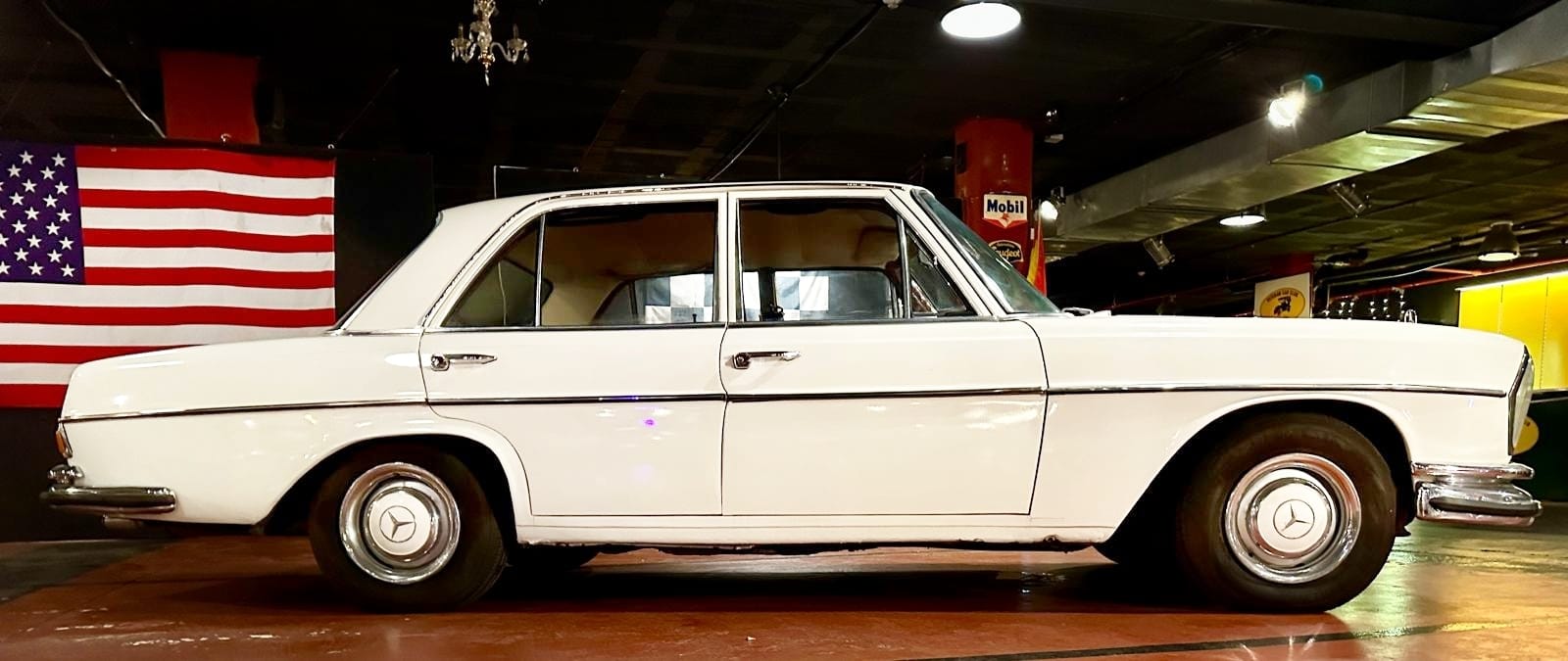 MERCEDES BENZ 250S