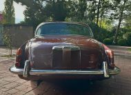 JAGUAR 420 SALOON