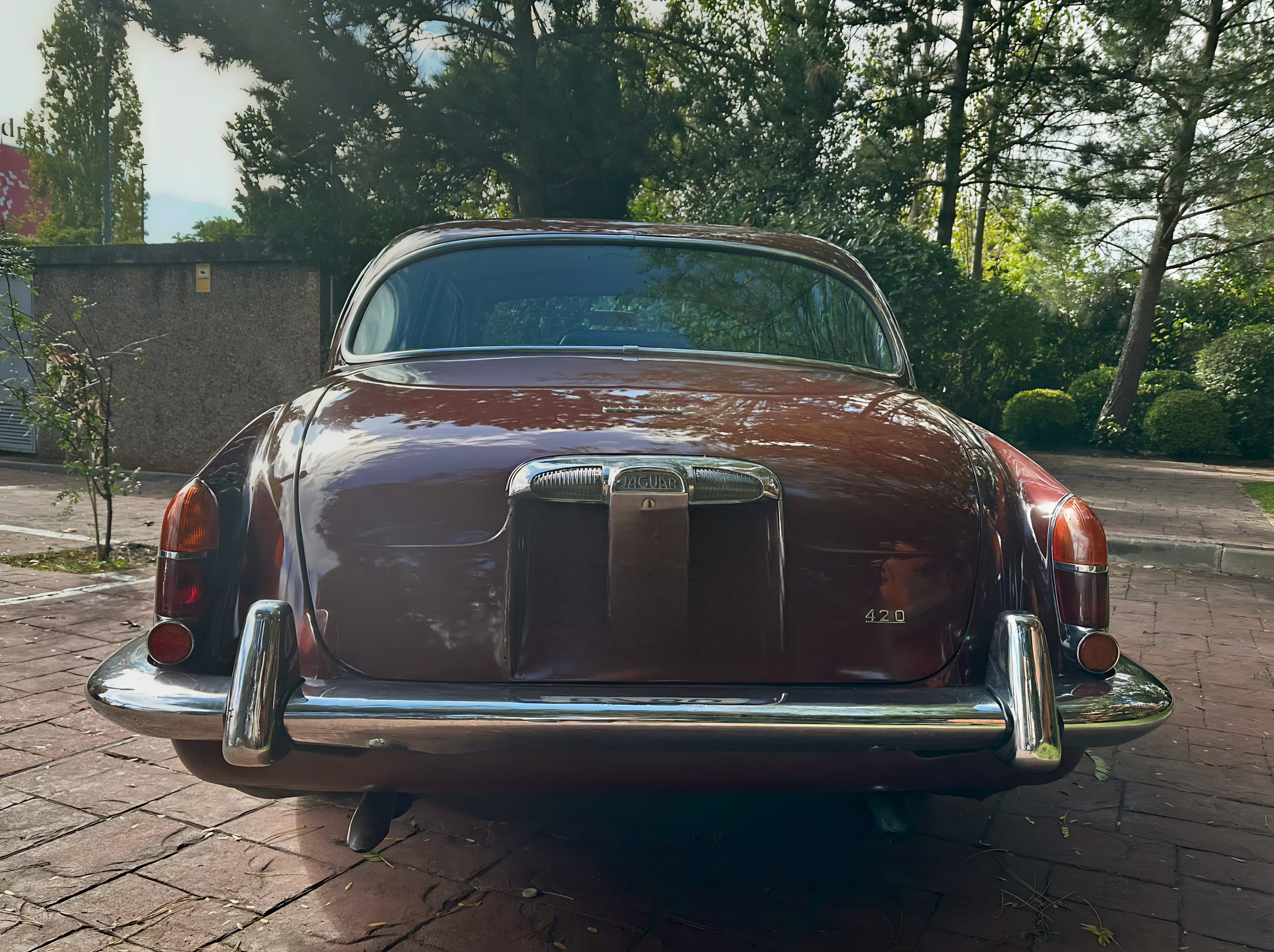 JAGUAR 420 SALOON