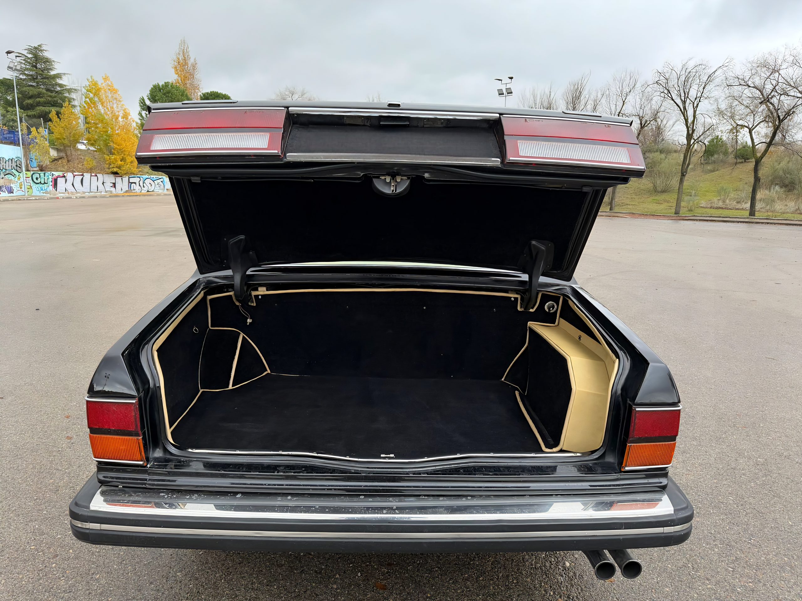 BENTLEY MULSANNE TURBO