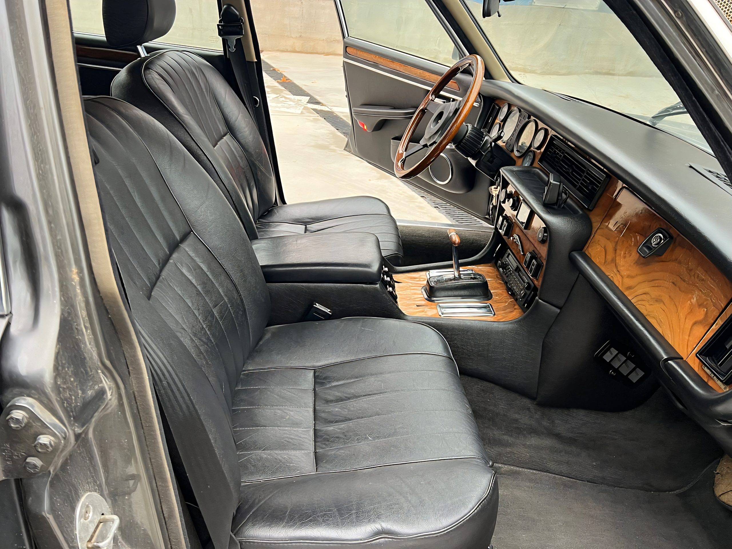 JAGUAR SOVEREIGN V12